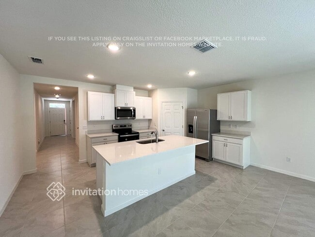 Building Photo - 534 SW Prima Vista Blvd