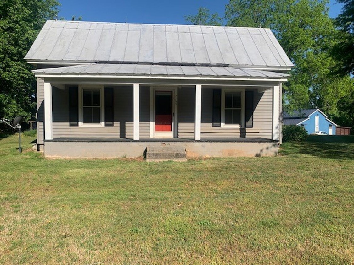Foto principal - Beautiful 1 bedroom, 1 bath farmhouse with...