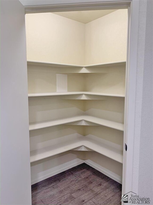 Foto del edificio - 7357 E 39th St