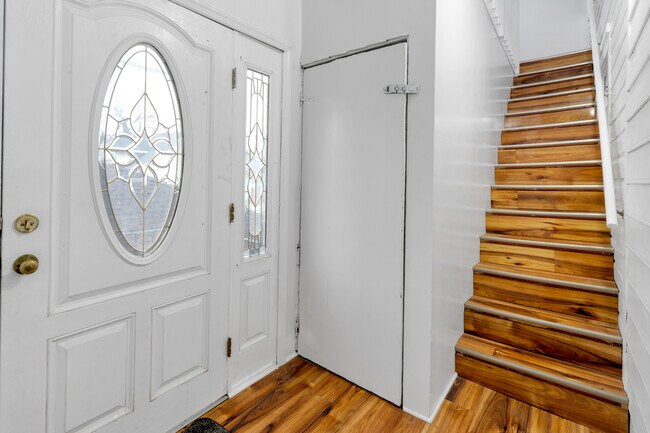 Foto del edificio - 97 Fenner Ave