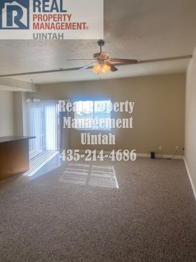 Building Photo - 3 Bed 2.5 bath Townhome. MOVE IN SPECIAL!! $300 OFF YOUR FIRST MONTH'S RENT WHEN YOU SIGN A 12 MO...