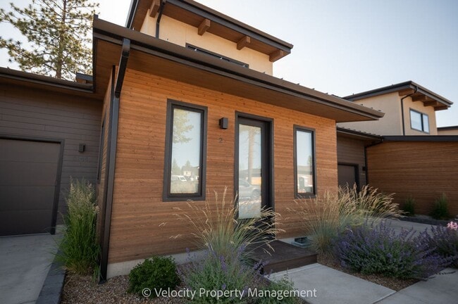 Building Photo - 3344 NW Celilo Ln