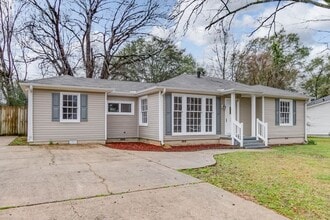 Building Photo - 70 Cedar Knoll