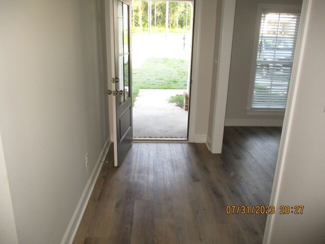 Building Photo - 219 N Buck Run Dr