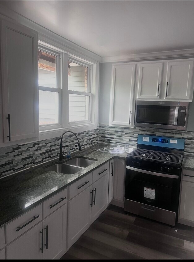 Foto principal - 15433 Myrtle Ave