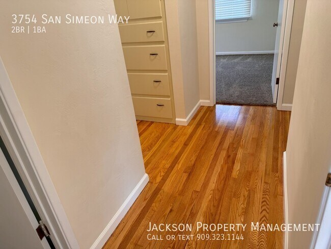 Building Photo - Spacious 2 Bedroom Unit in Riverside