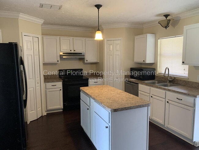 Photo - 4300 Iveyglen Avenue House