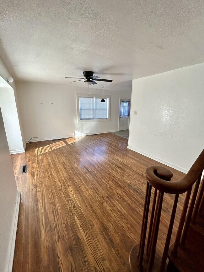 Building Photo - 402 Sylvan Terrace