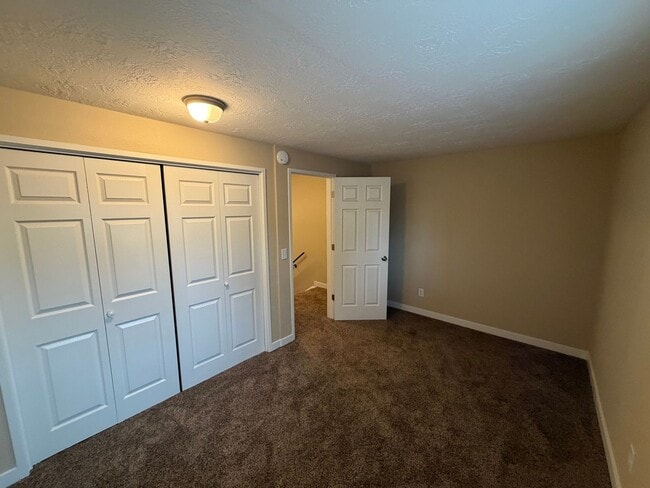 Building Photo - Sunnyside Duplex