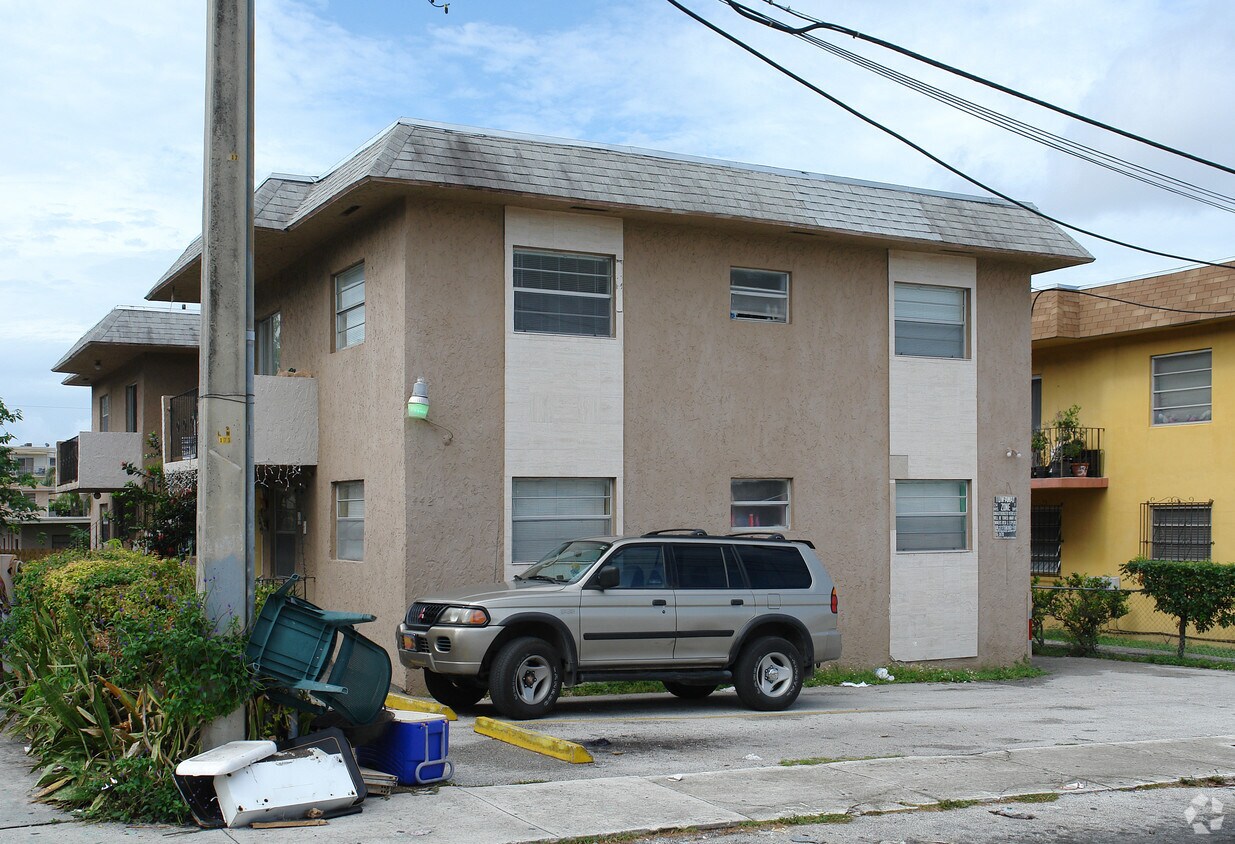 Primary Photo - 442 SW 9th St