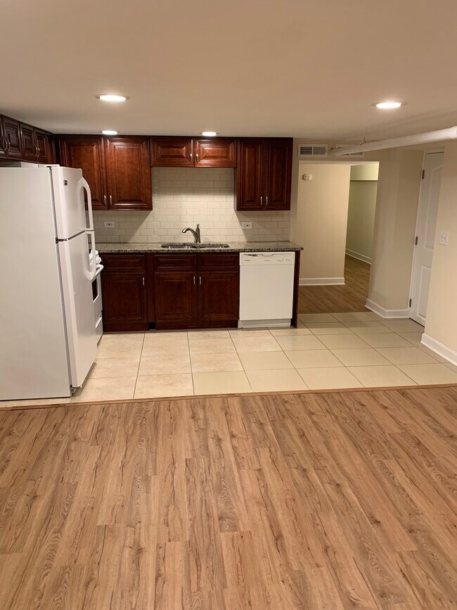 Foto del edificio - 4950 N Christiana Ave