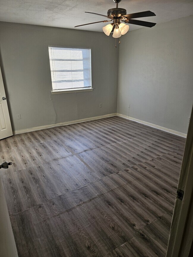 Foto del edificio - 3708-3714 Stefano Street