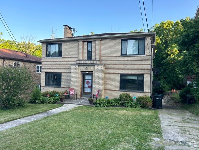 Building Photo - 2813 Temple Ave