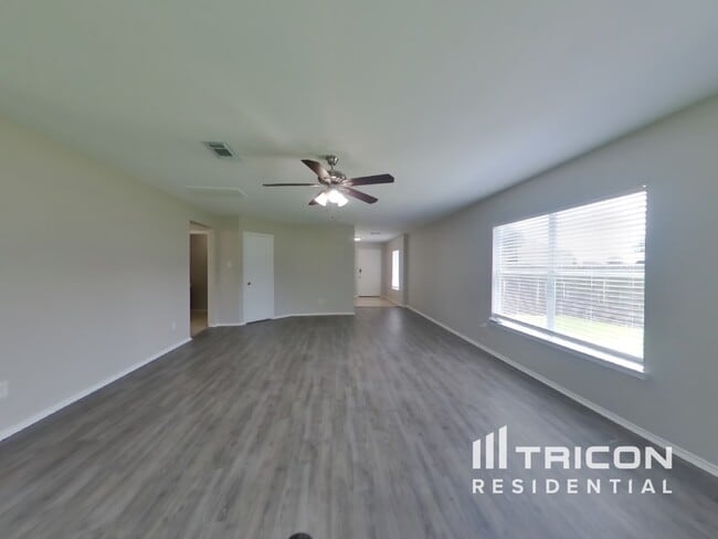 Foto del edificio - 9303 Deep Valley Dr