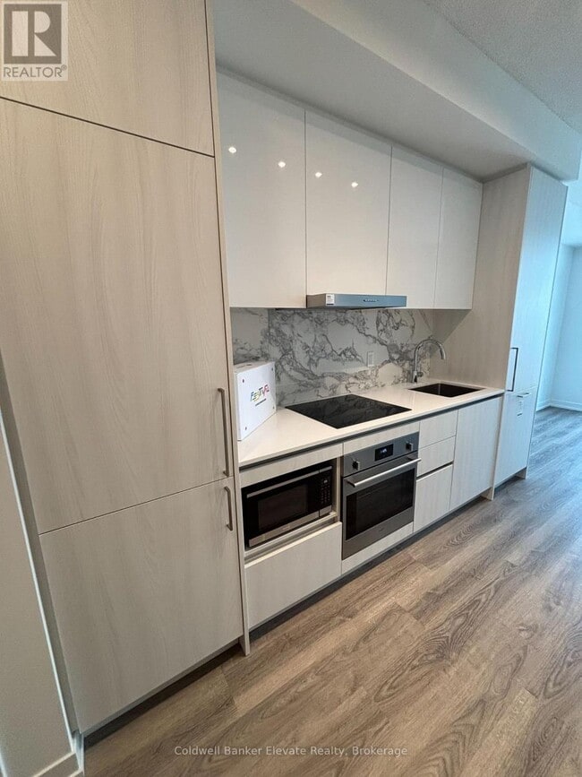 Building Photo - 195 Commerce St