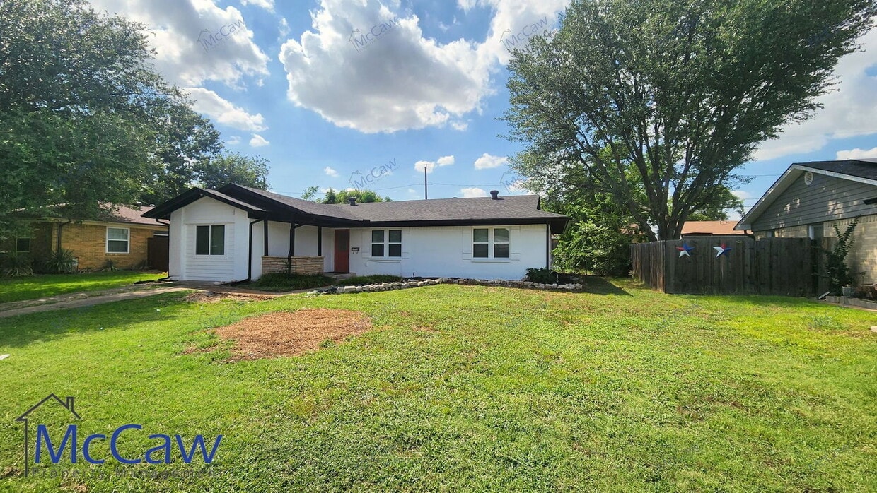 Foto principal - 1911 Hillcrest Dr