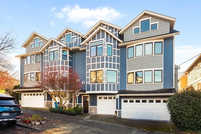 Photo - 1621 E Fir St Townhome