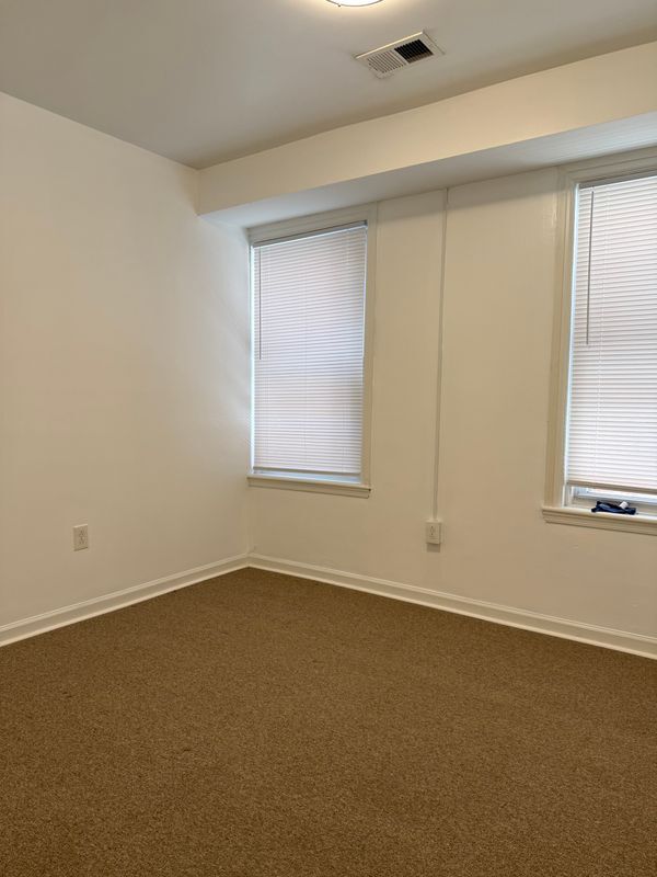 Building Photo - 1732 Mt Vernon St