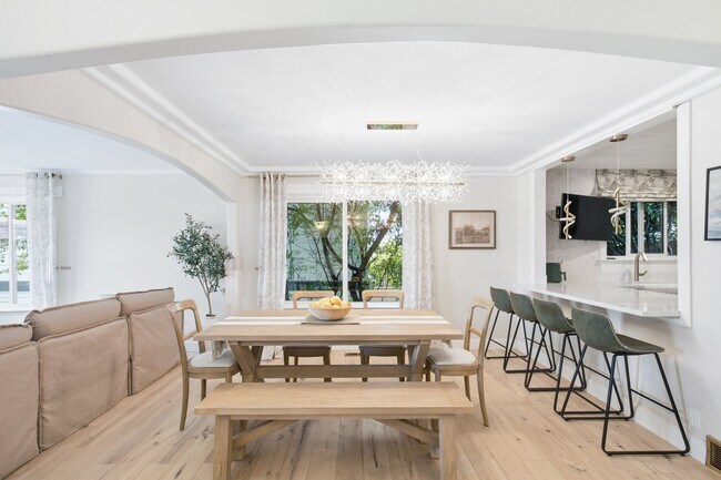 Foto del edificio - 2640-2623 23rd Ave W
