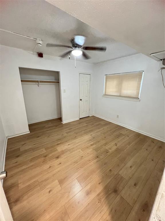 Foto del edificio - 5911 Grace Ln