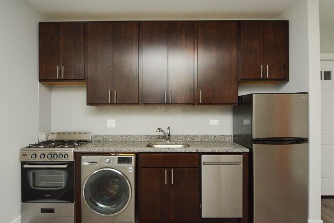 Building Photo - 432.5 W Belden Ave