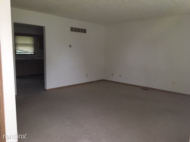 Building Photo - 2 br, 1 bath  - 222 E Walnut St