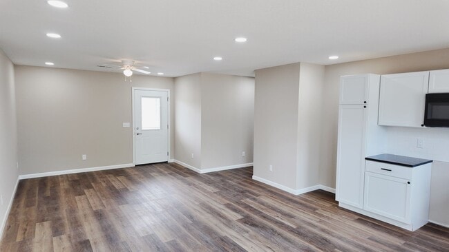 Building Photo - 203 Victory Ln