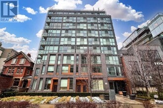 Building Photo - 508 Wellington St W