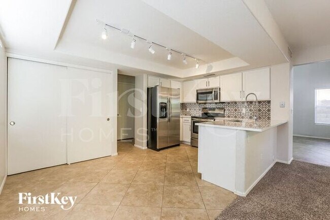 Building Photo - 17235 N 46th Pl