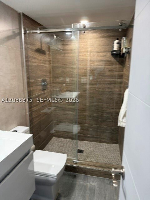 Building Photo - 3375 N Country Club Dr