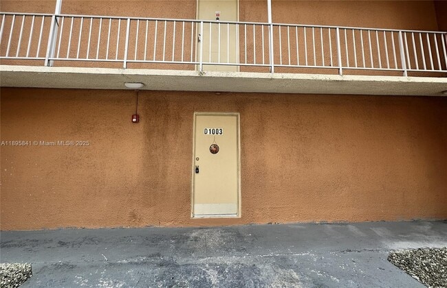 Foto del edificio - 17500 NW 68th Ave