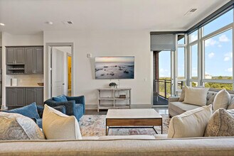 Building Photo - 1820 Fonthill Ct