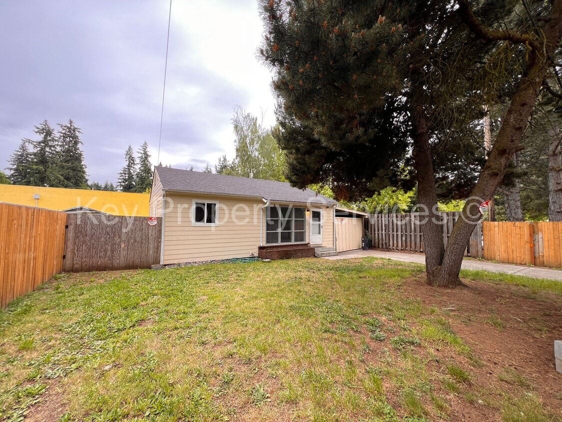 Primary Photo - Cozy Two Bedroom House with Large Yard