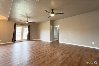 Building Photo - 308 Oak Ridge Dr