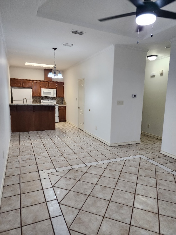 Building Photo - 603 Buena Vista Dr