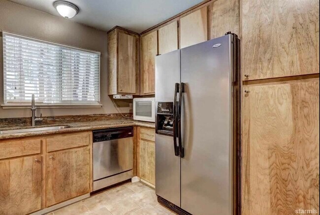Building Photo - 869 Tahoe Island Dr