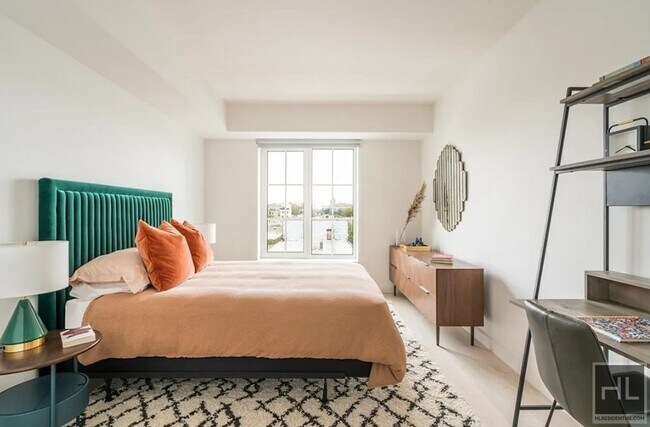 Foto del edificio - 310 Clarkson Ave