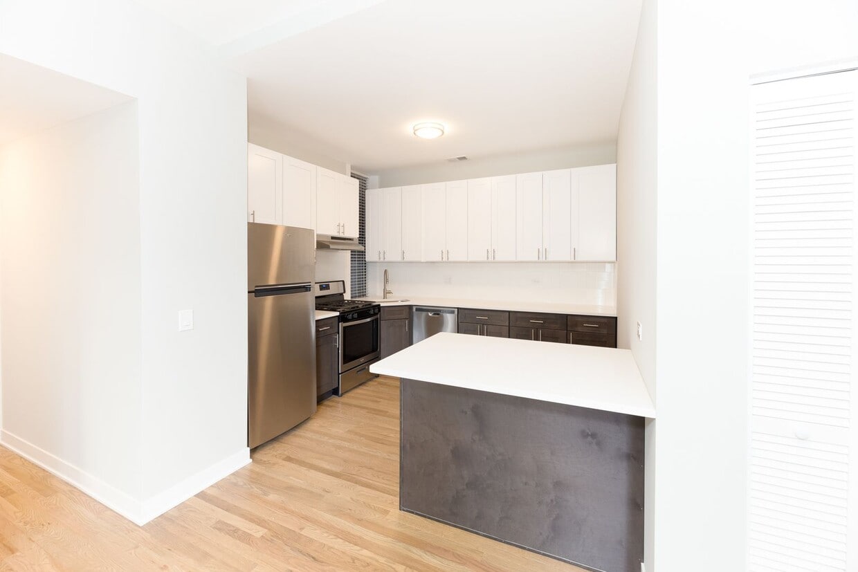 2922 W Logan Blvd Unit 2W, Chicago, IL 60647 - Condo for Rent in ...