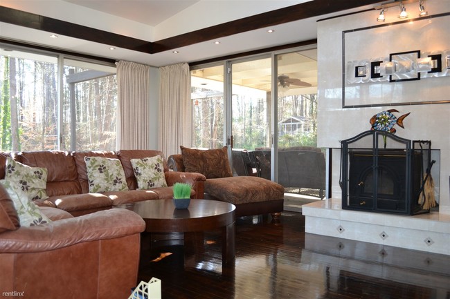Foto del edificio - 5 br, 2.5 bath House - 505 Morgan Creek Road