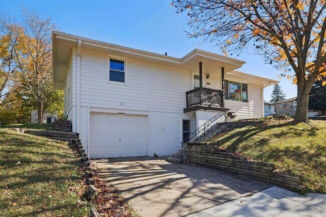 Building Photo - Corner-Lot Benson Home with Finished Lower...