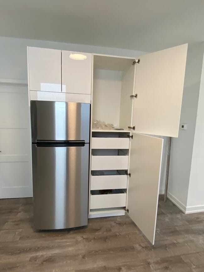 Pantry - 1731 W Potomac Ave