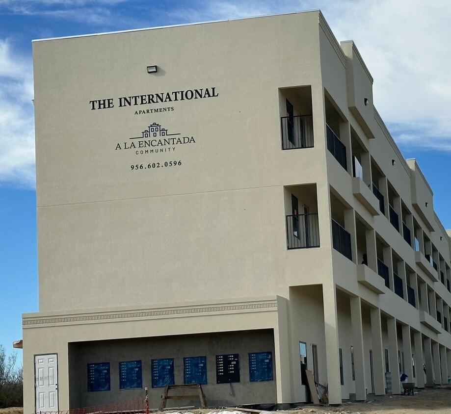 The International Apartments 418 International Blvd Laredo, TX
