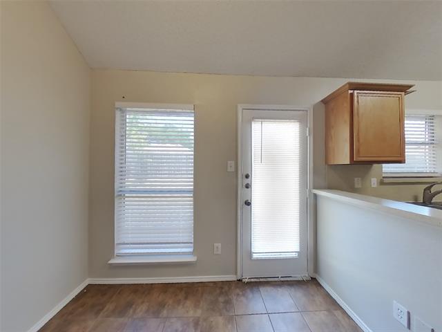 Building Photo - 409 Roan Ln