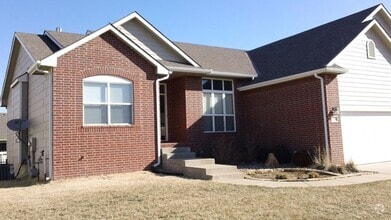 Building Photo - 1412 E Woodbrook St