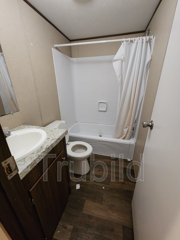 Foto del edificio - 1979 Cardell Rd