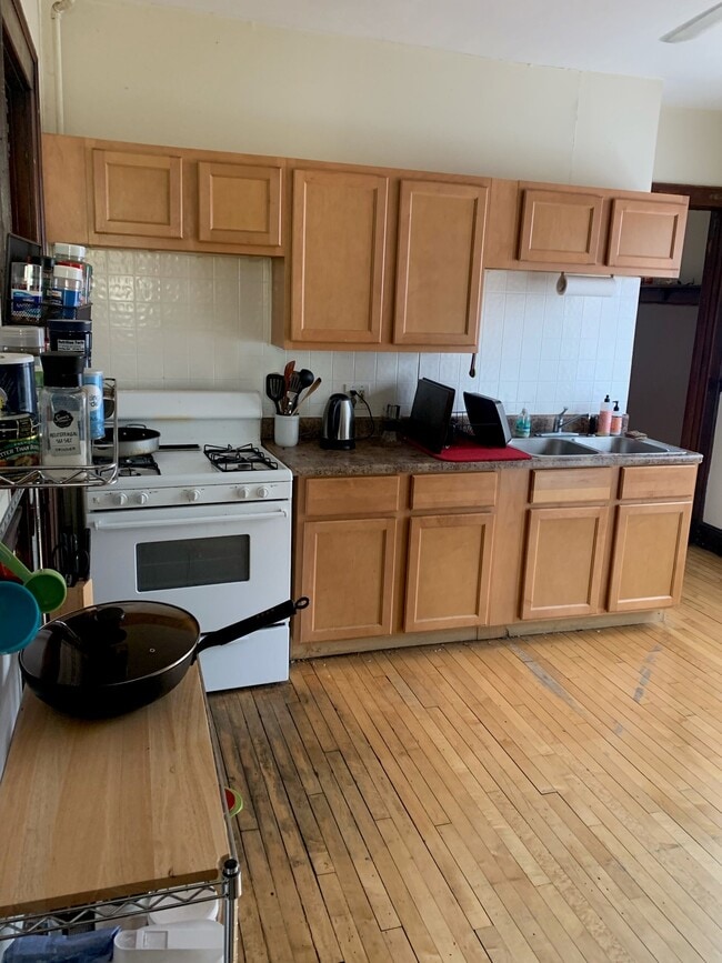 Building Photo - 1700 E Belleview Pl