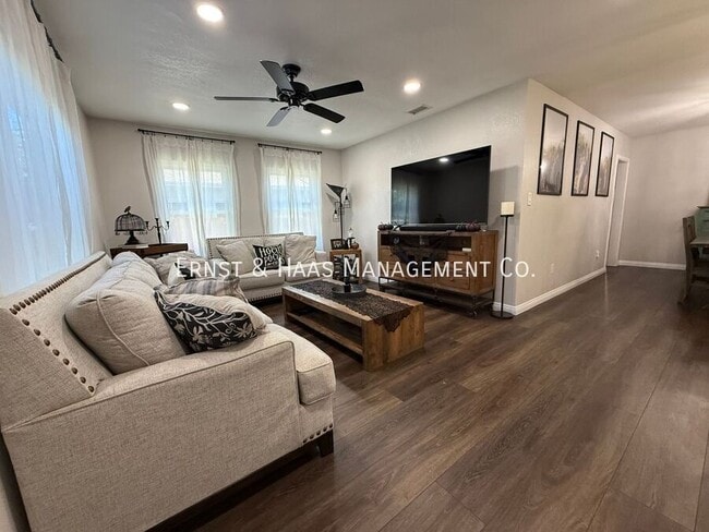 Foto del edificio - 1120 East E Street