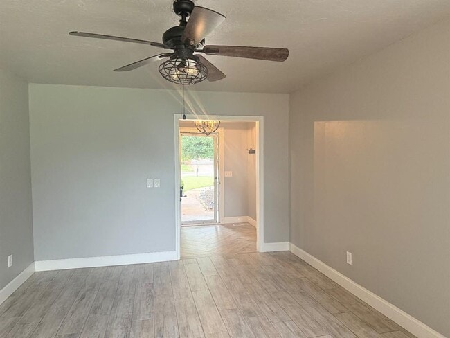 Building Photo - 405 Partridge Ln