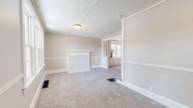 Building Photo - Old Brooklyn - 3 Bedroom Single Family Home