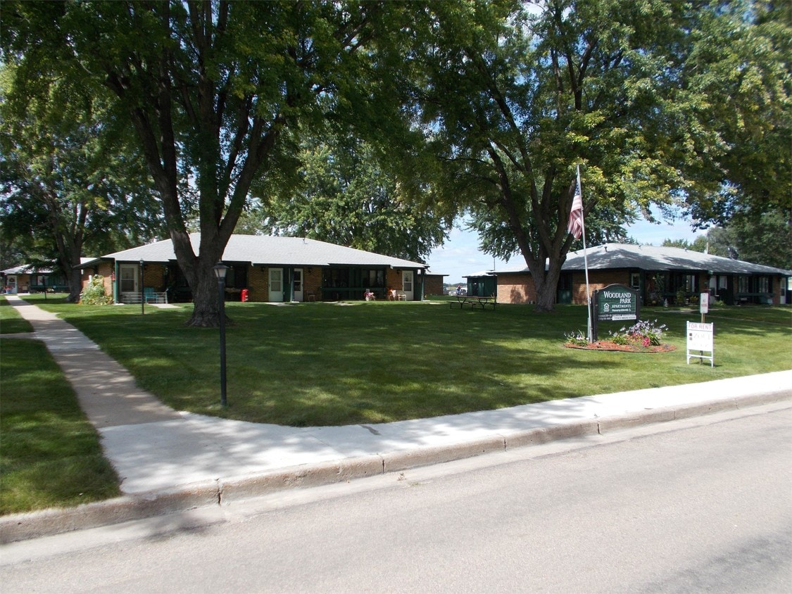 Primary Photo - 302 N Broadway St